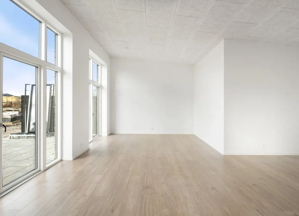 Fantastisk og nyopført rækkehus i et plan med have  4